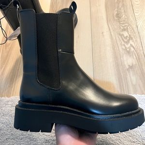 BRAND NEW H&M BOOTS SIZE 7